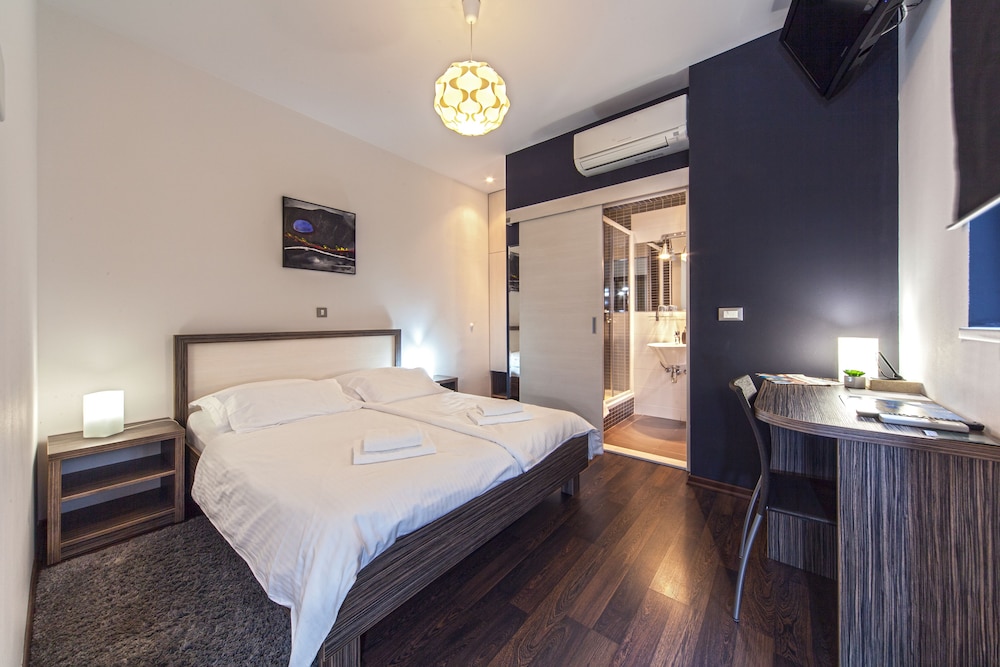 Marmontova Luxury Rooms