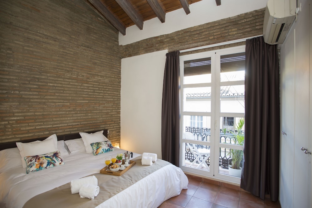 SingularStays Botanico 29 Rooms