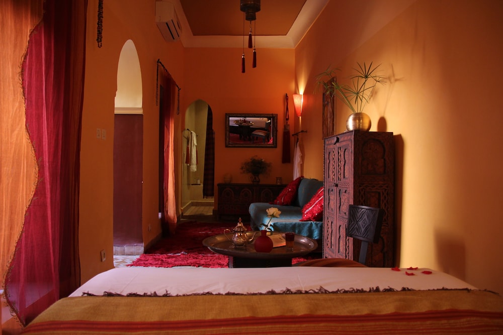 Riad AJEBEL Maison d'hôtes/Guesthouse