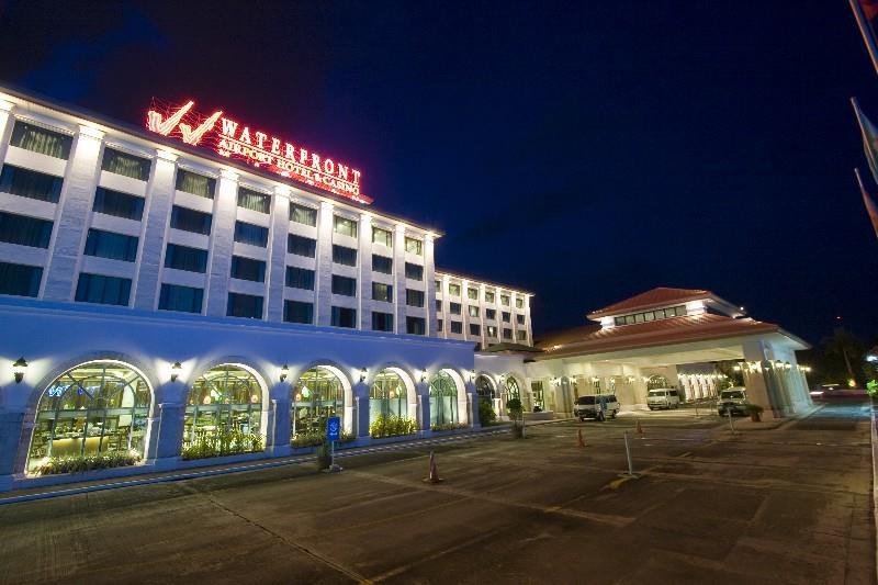 Waterfront Airport Hotel & Casino Mactan