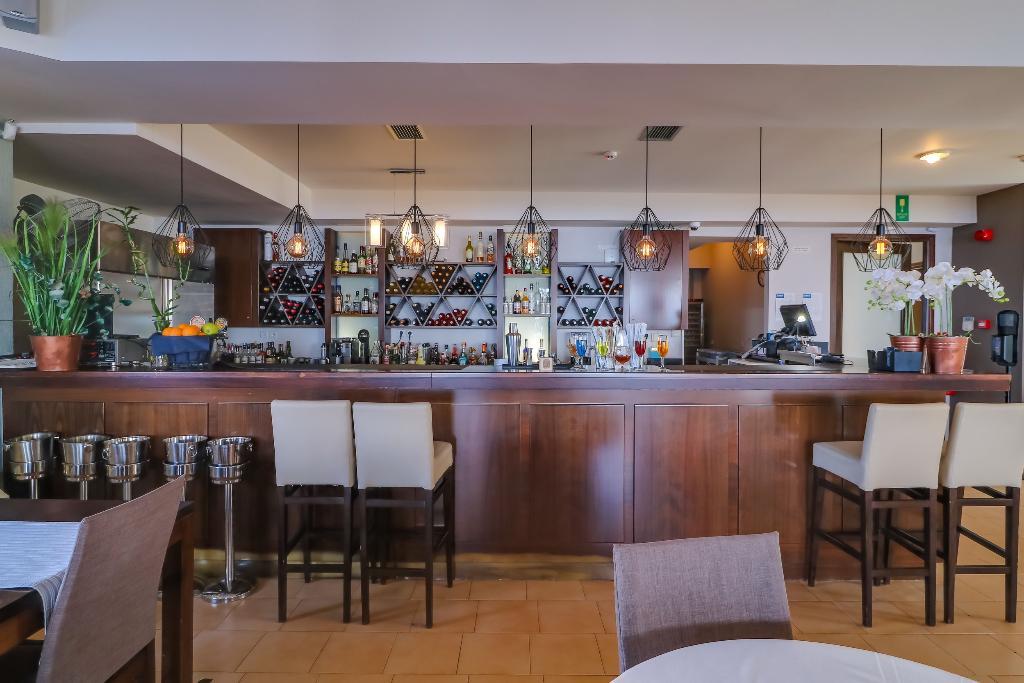 ALEXIS HOTEL