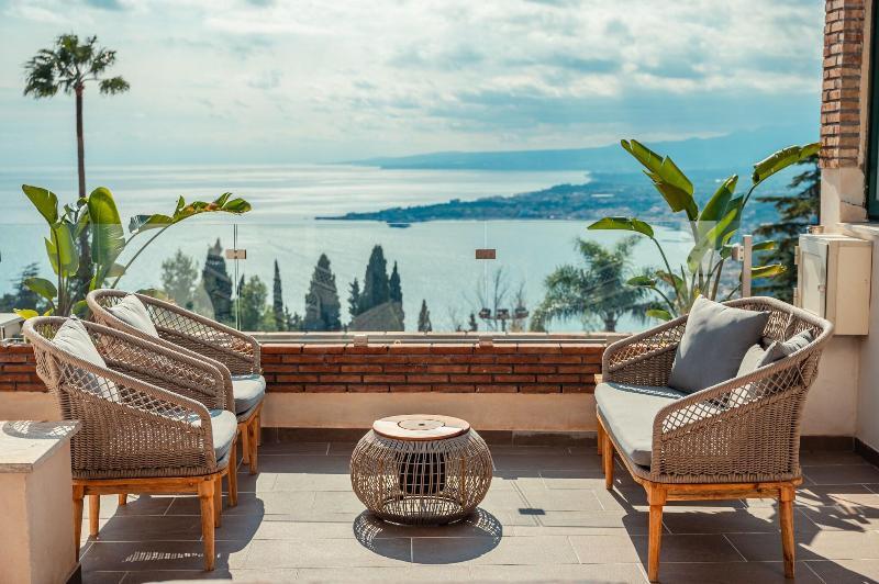 VILLA PARADISO