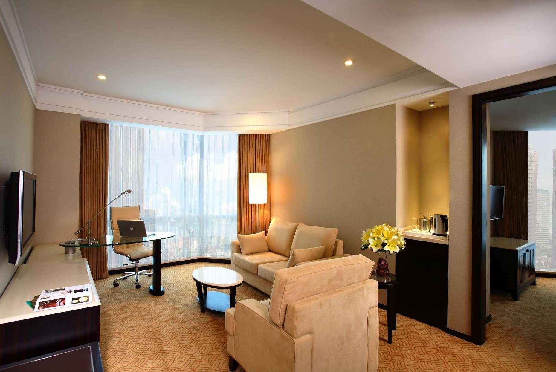 HOWARD JOHNSON HUAIHAI HOTEL SHANGHAI