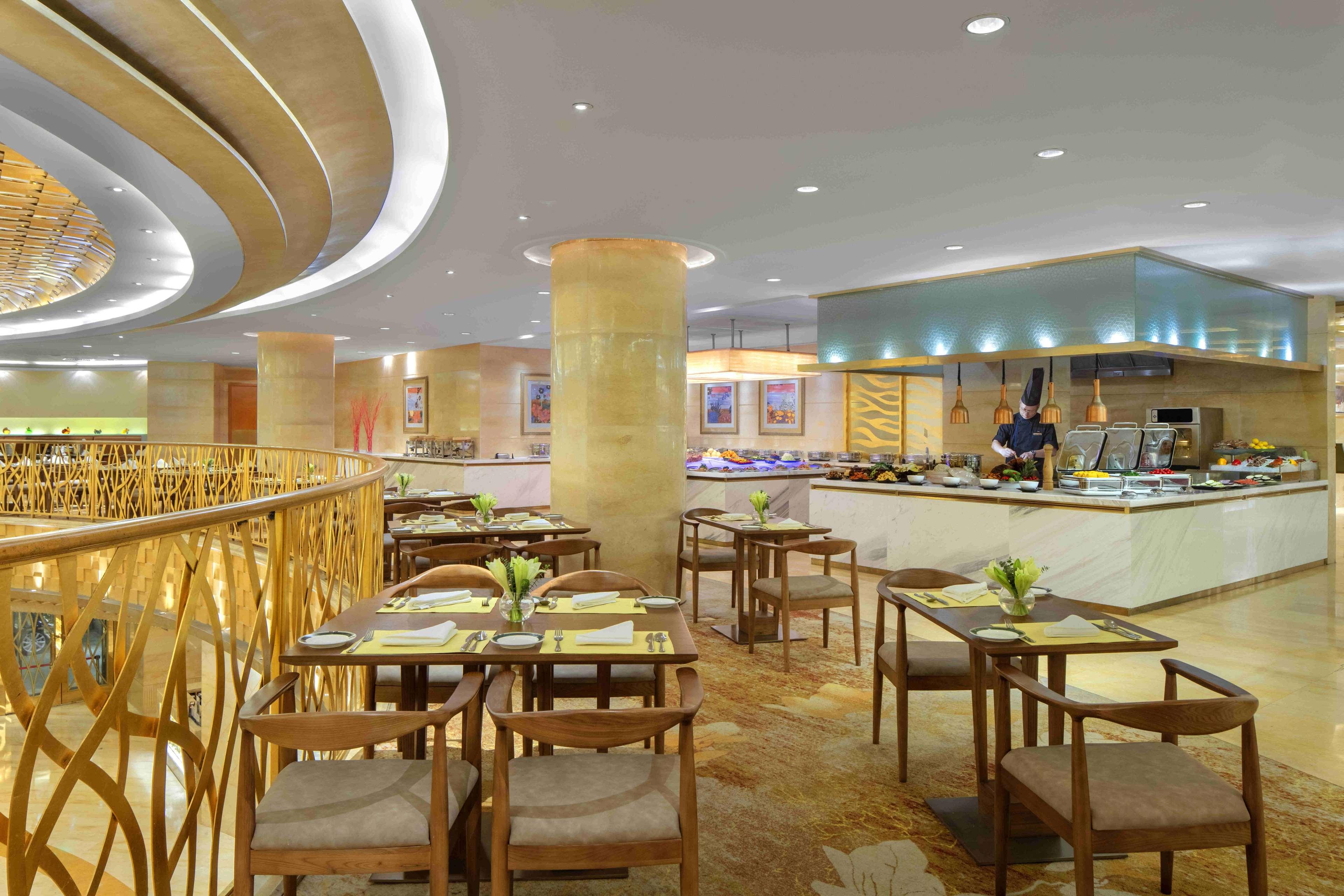 RADISSON BLU NEW WORLD