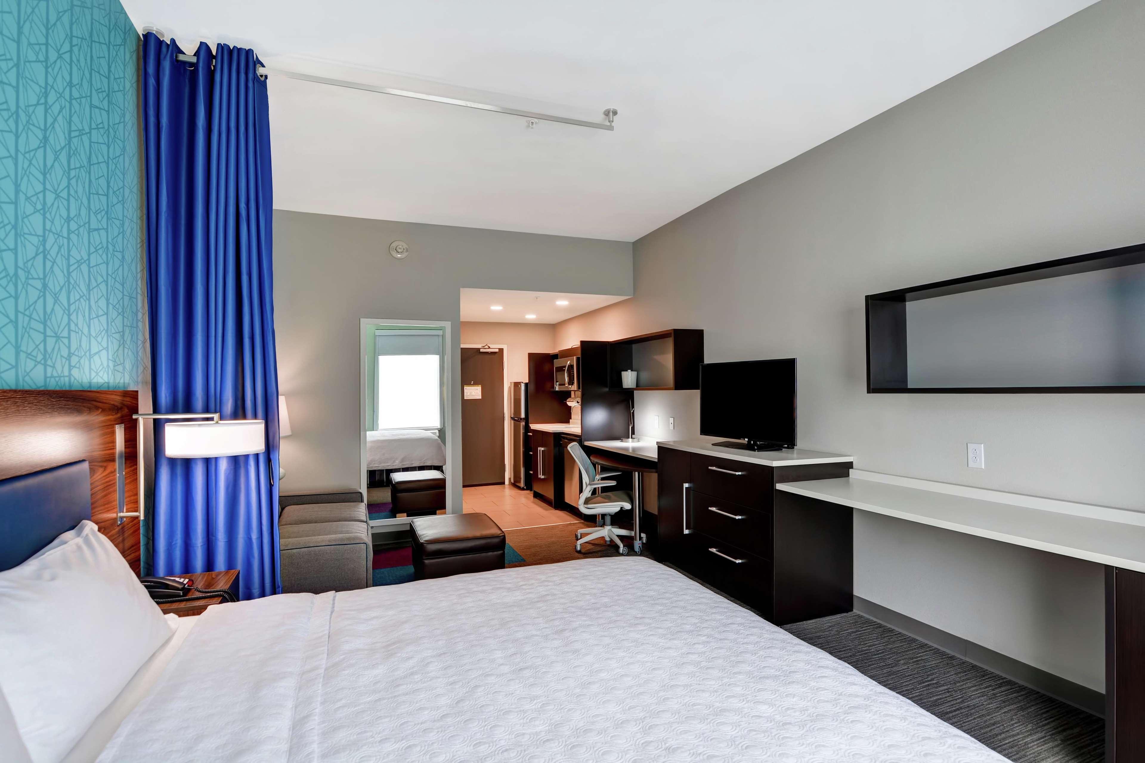 Home2 Suites by Hilton Pensacola I-10 at North Dav