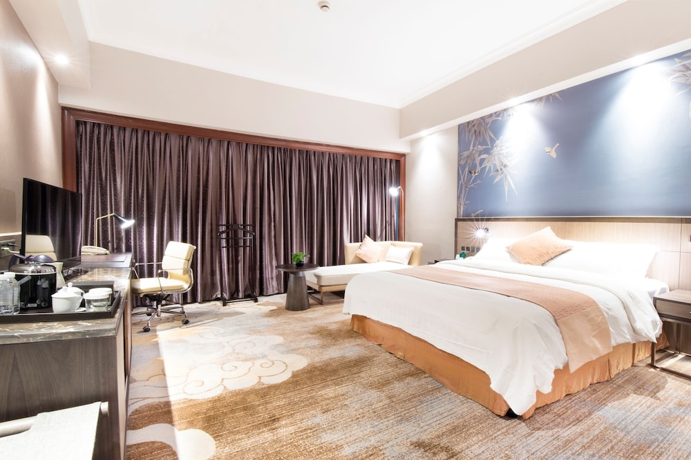 JIN JIANG PINE CITY HOTEL