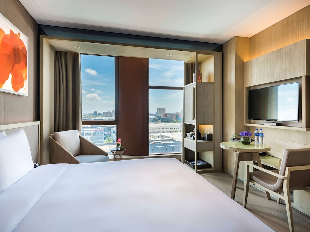 NOVOTEL SHANGHAI CLOVER