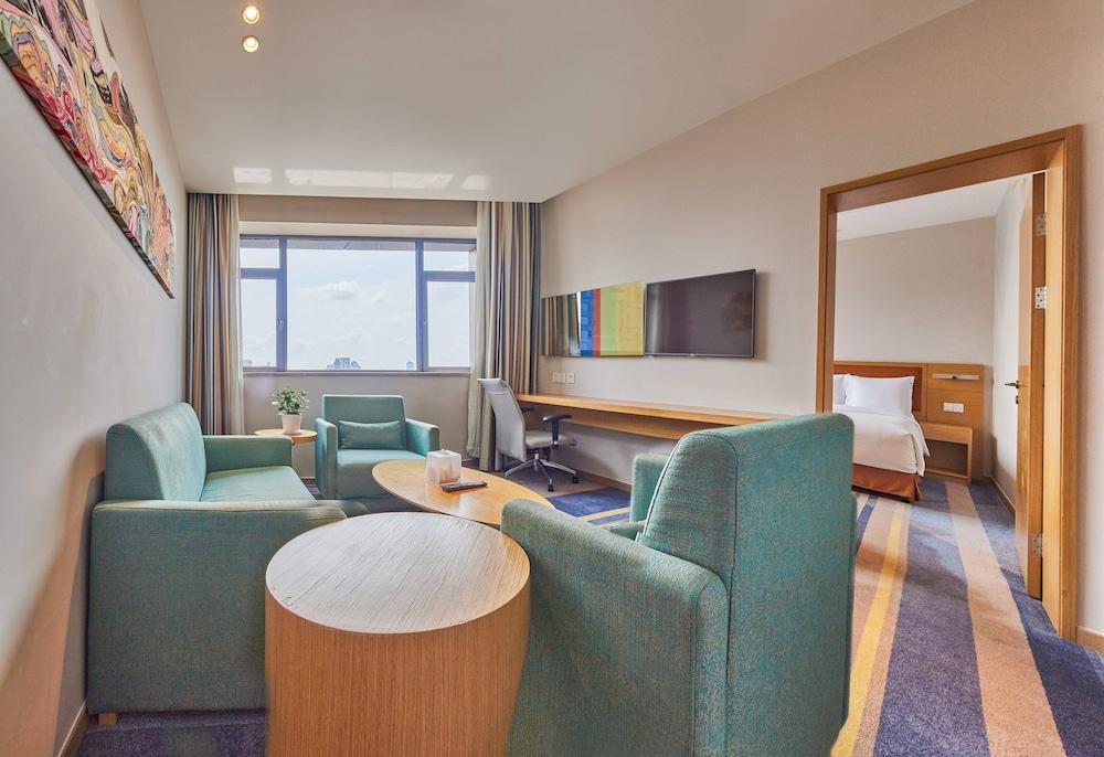 HOLIDAY INN EXPRESS SHANGHAI ZHENPING, AN IHG HOTEL