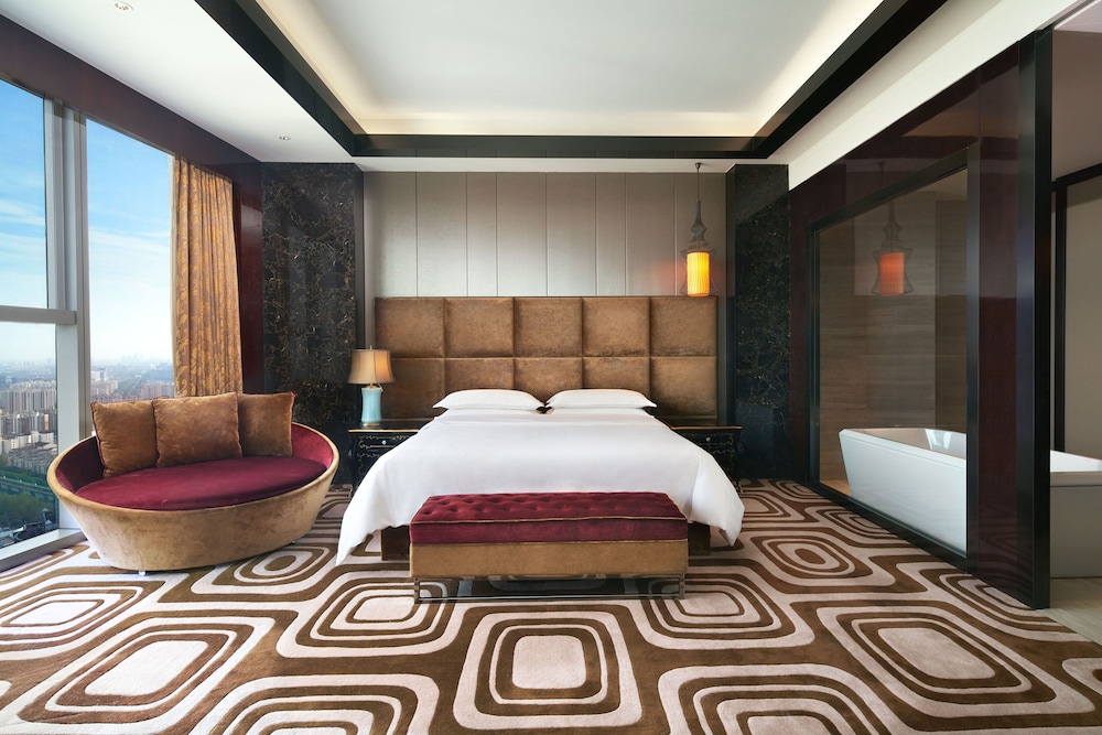 SHERATON SHANGHAI WAIGAOQIAO HOTEL
