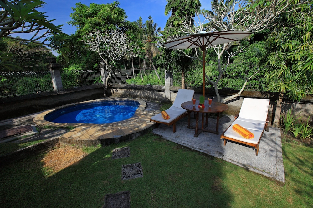 SANTI MANDALA VILLA & SPA