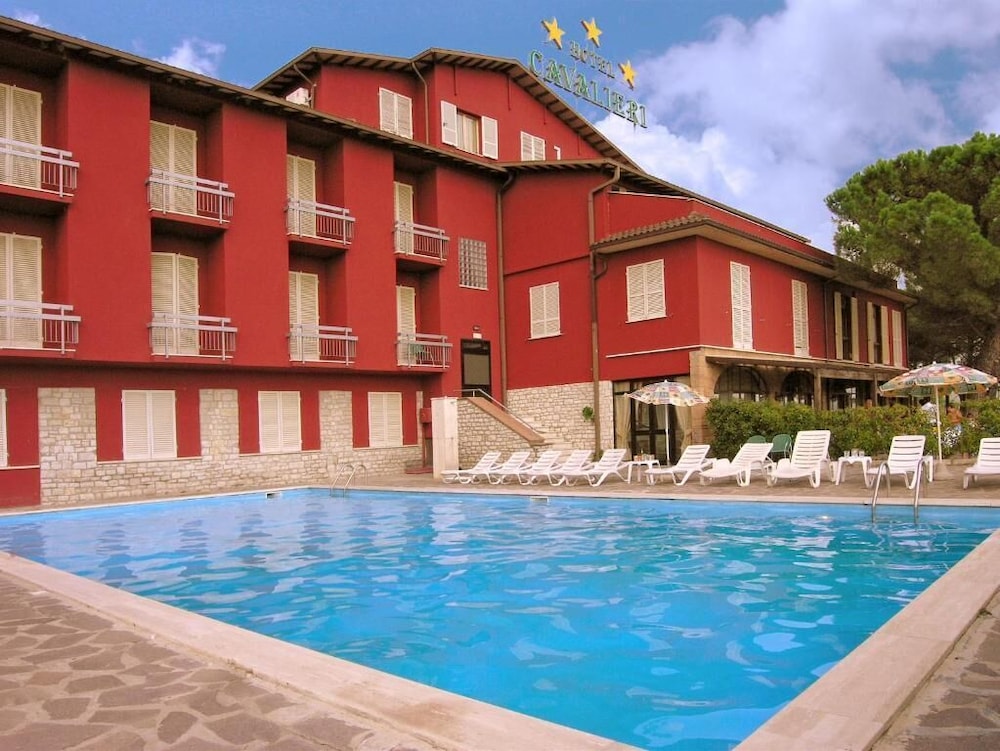 HOTEL CAVALIERI