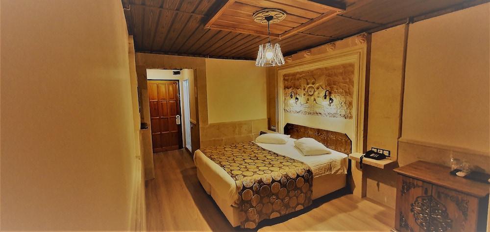 CINER HOTEL