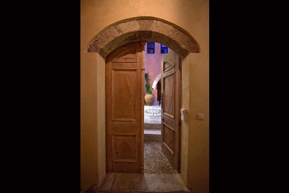 IN CAMERA ART BOUTIQUE HOTEL