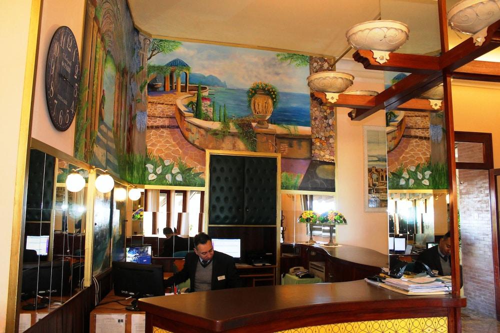 HOTEL MEDITERRANEE