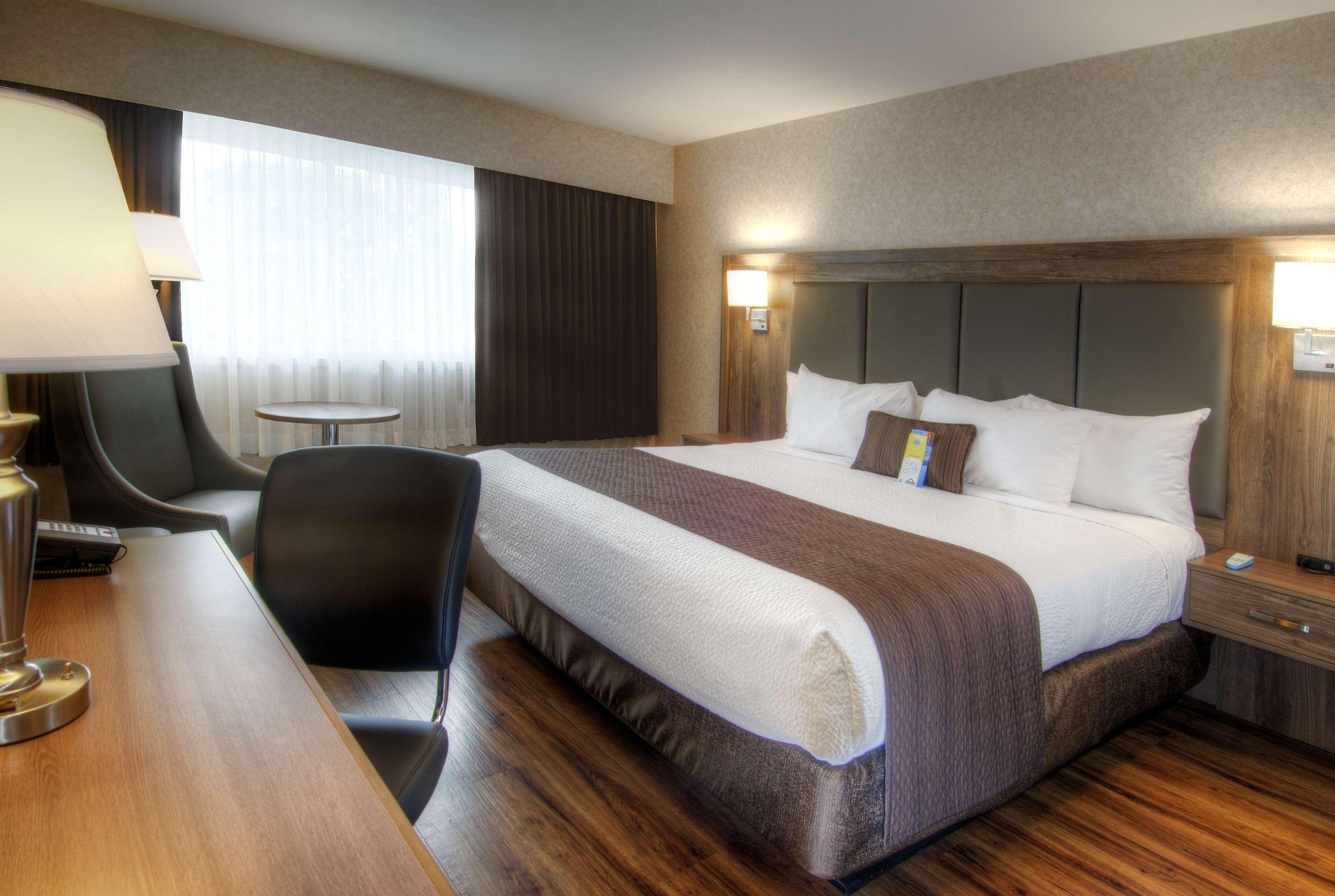 DAYS INN BY WYNDHAM VICTORIA ON THE HARBOUR