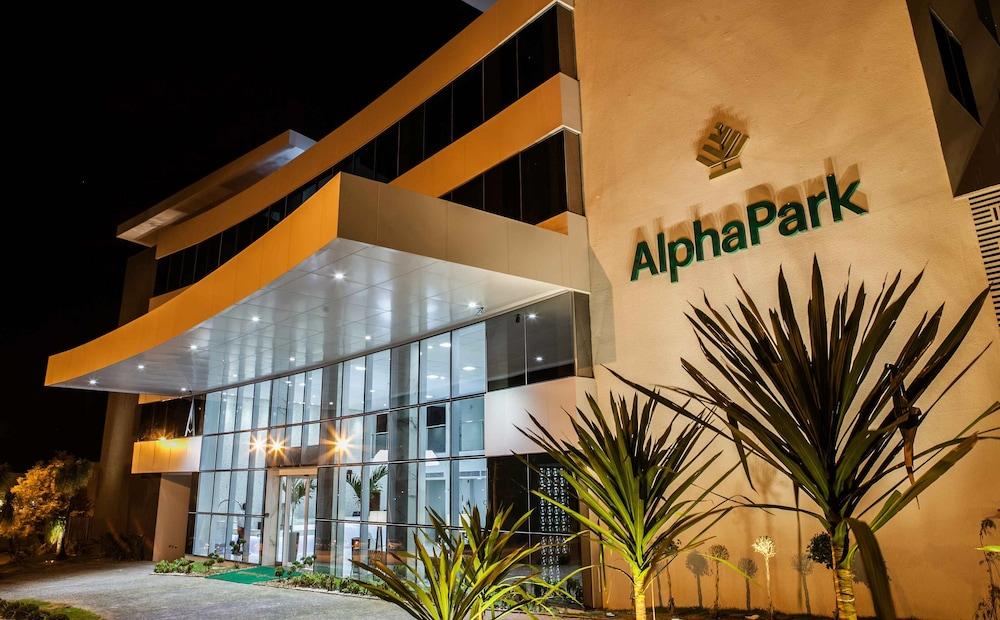 Alpha Park Hotel