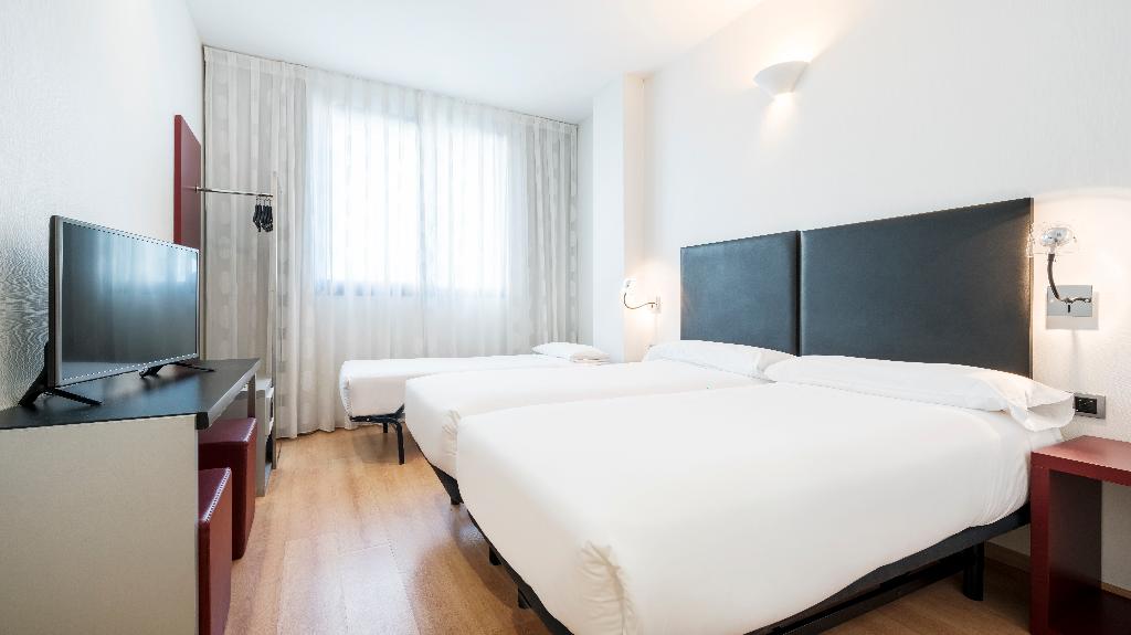 HOTEL ILUNION AQUA 3